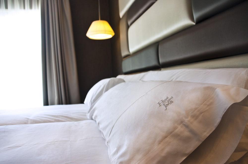 Sant Jordi Boutique Hotel Calella Exteriör bild A pillow