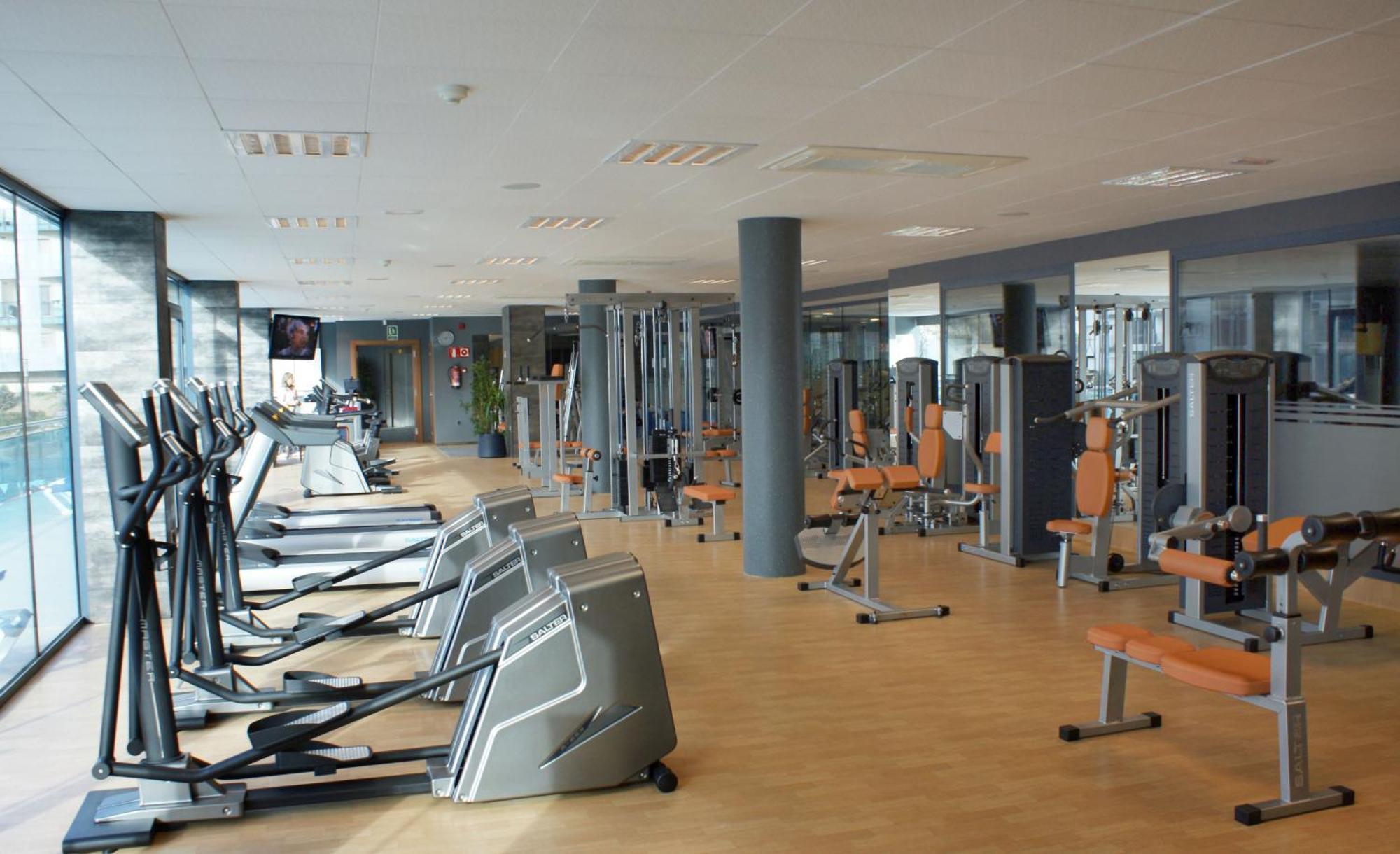 Sant Jordi Boutique Hotel Calella Exteriör bild A typical gym