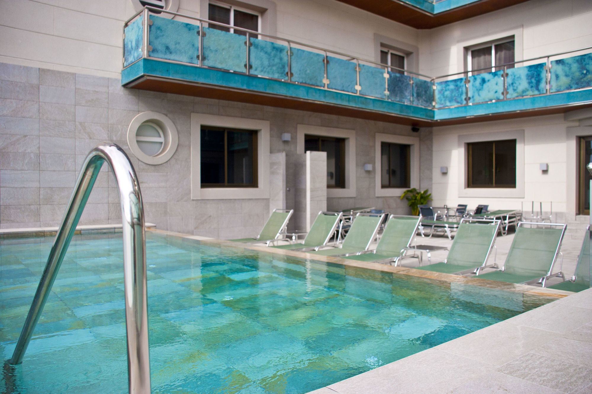 Sant Jordi Boutique Hotel Calella Exteriör bild The swimming pool at the hotel